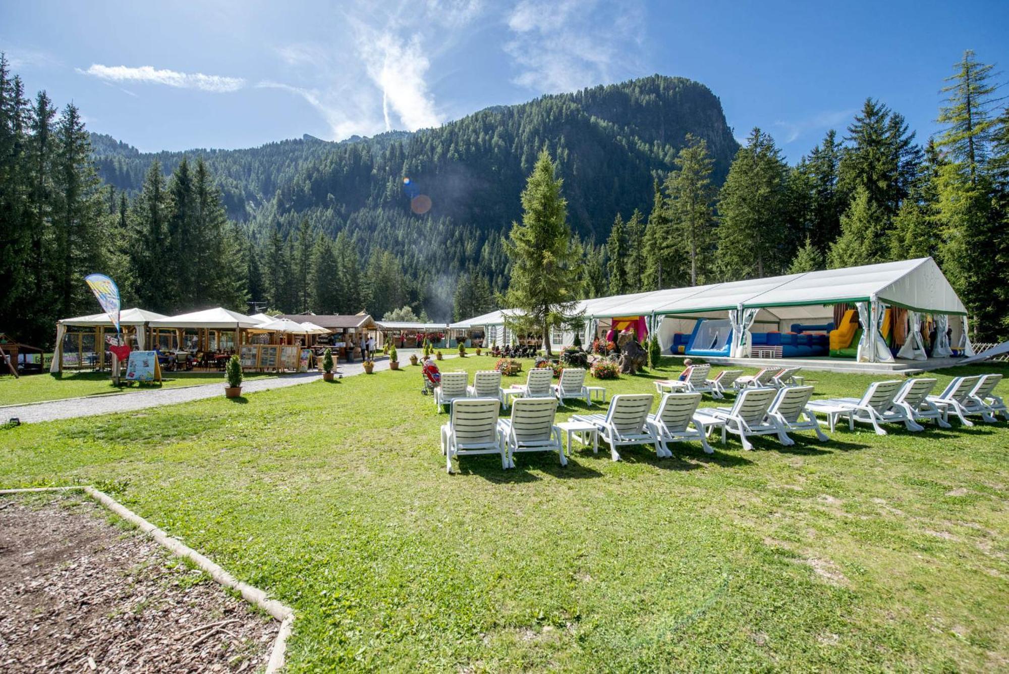 Hotel Rubino Deluxe Campitello di Fassa Esterno foto
