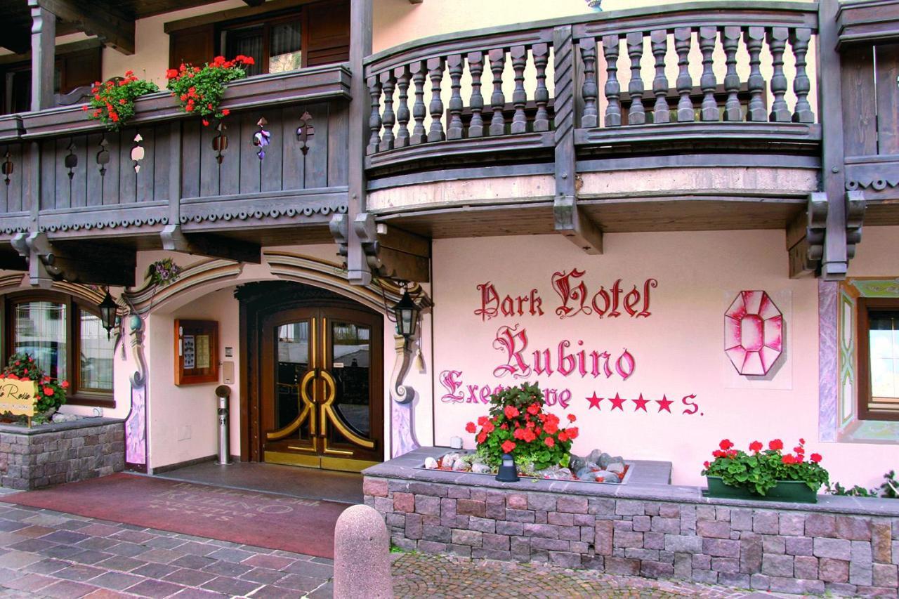 Hotel Rubino Deluxe Campitello di Fassa Esterno foto